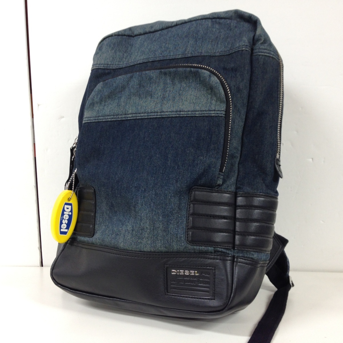 【極美品】DIESEL ディーゼル リュック オールレザー ネイビー Dロゴ DIESEL ディーゼル レザー × デニム リュック インディゴブルー